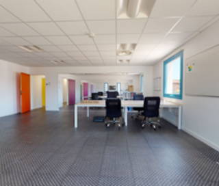 Bureau privé 25 m² 8 postes Coworking Rue de l'Industrie Saint-André-de-Corcy 01390 - photo 5